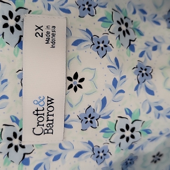 Croft & Barrow Blue and White Floral Blouse, Size 2X - Picture 6 of 12